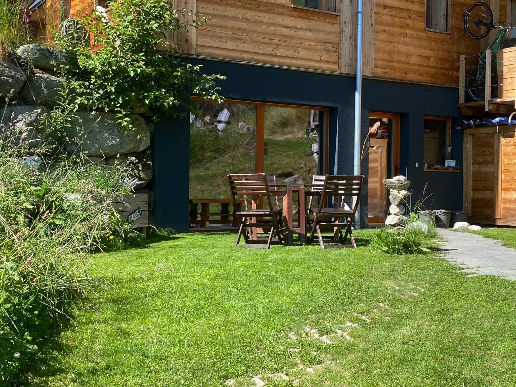 La Cle Des Champs Bed & Breakfast Heremence Exterior photo